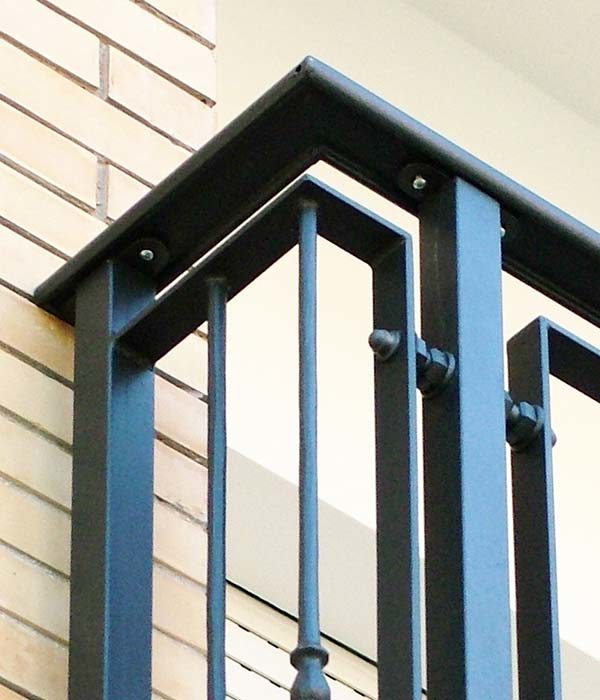 supporto corrimano in zama